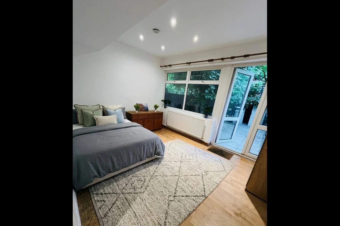 Room Penderyn Way in Greater London