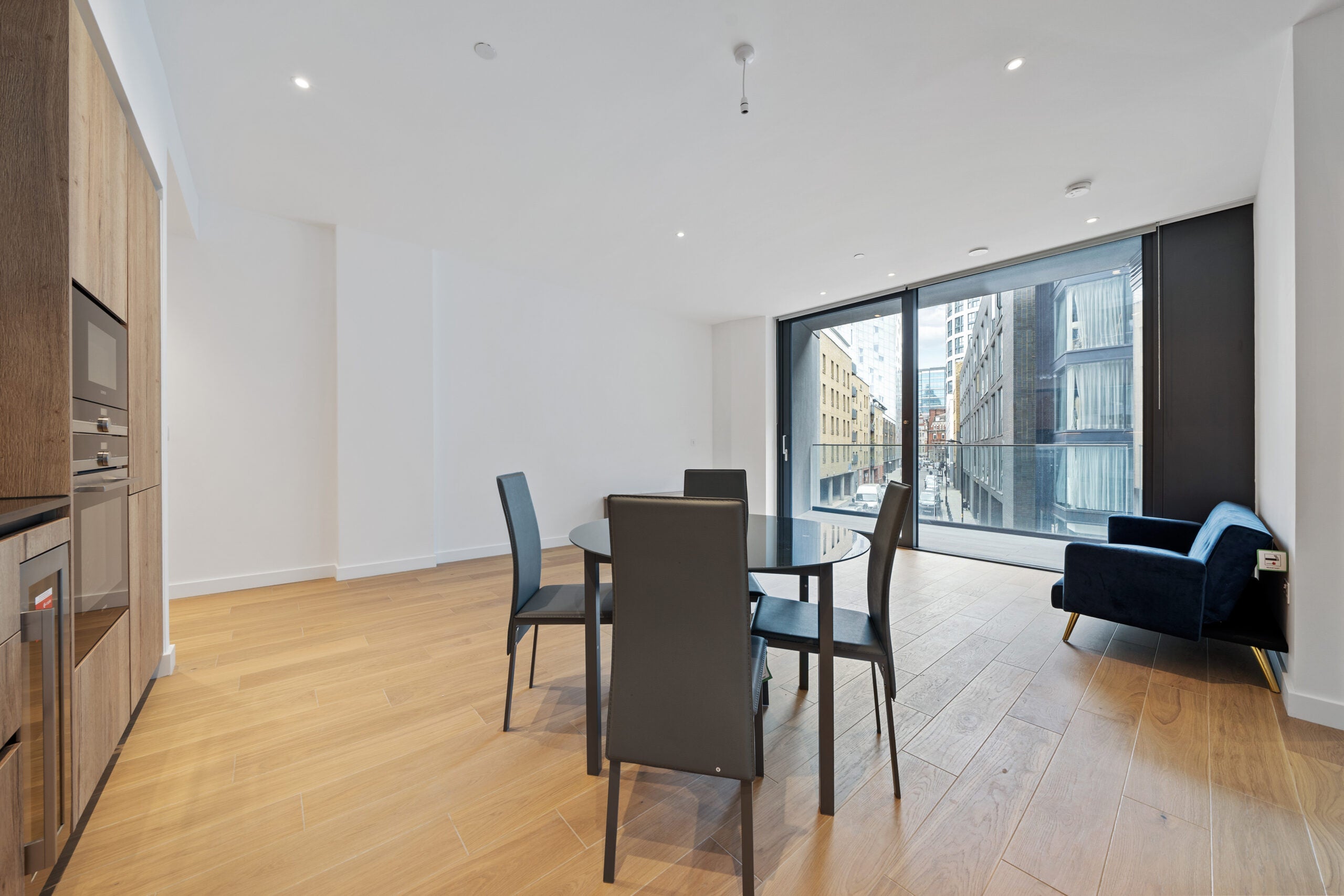 Flat Nile Street in Greater London