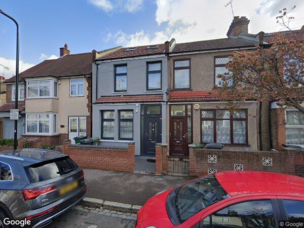 Room Violet Road in Greater London