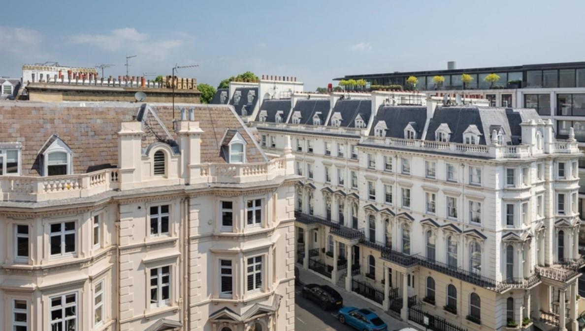 Flat Prince of Wales Terrace in Greater London