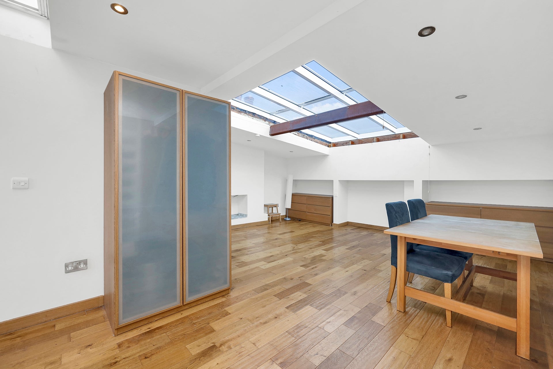 Flat Essex Road in Greater London
