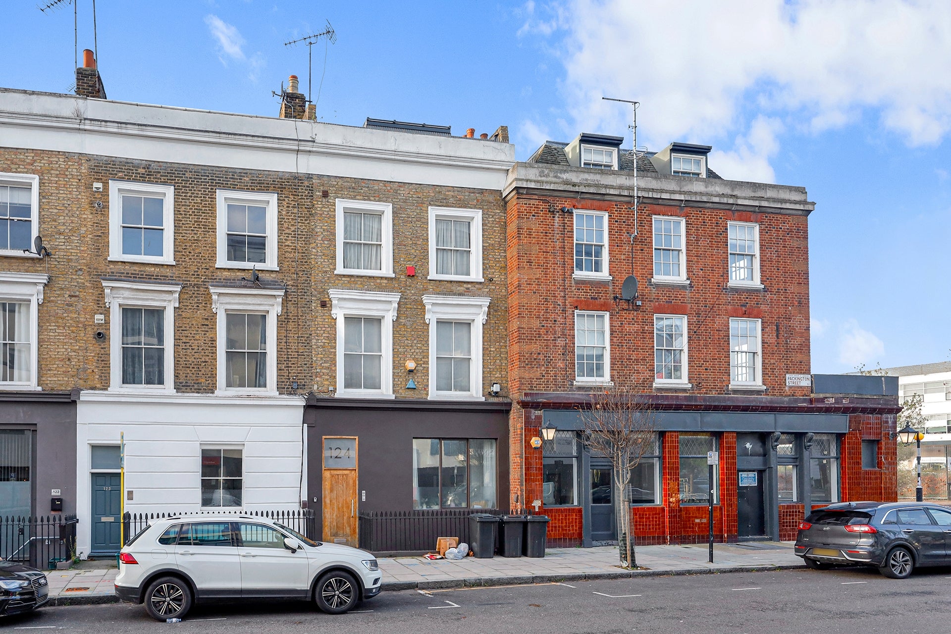 Flat Essex Road in Greater London