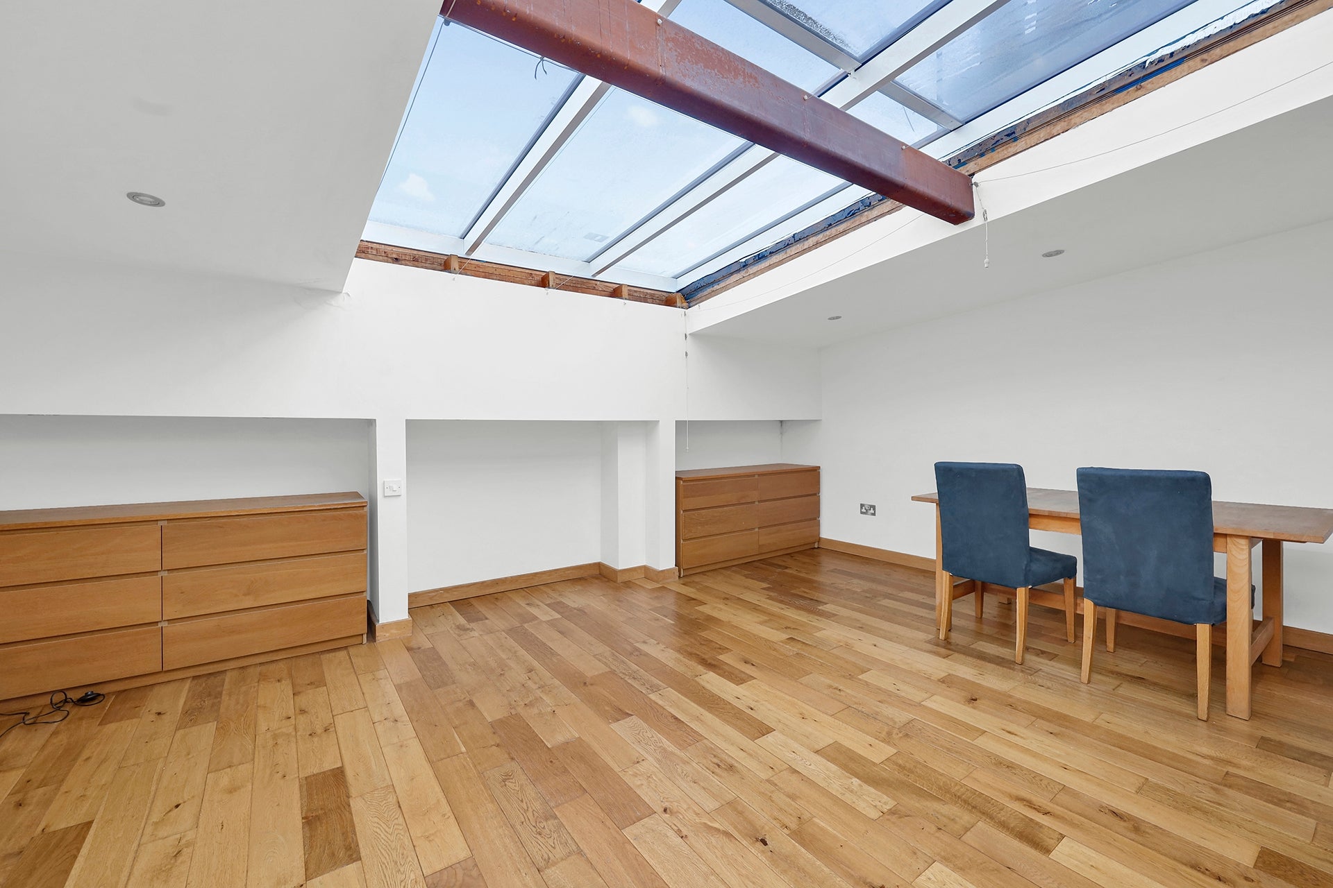 Flat Essex Road in Greater London