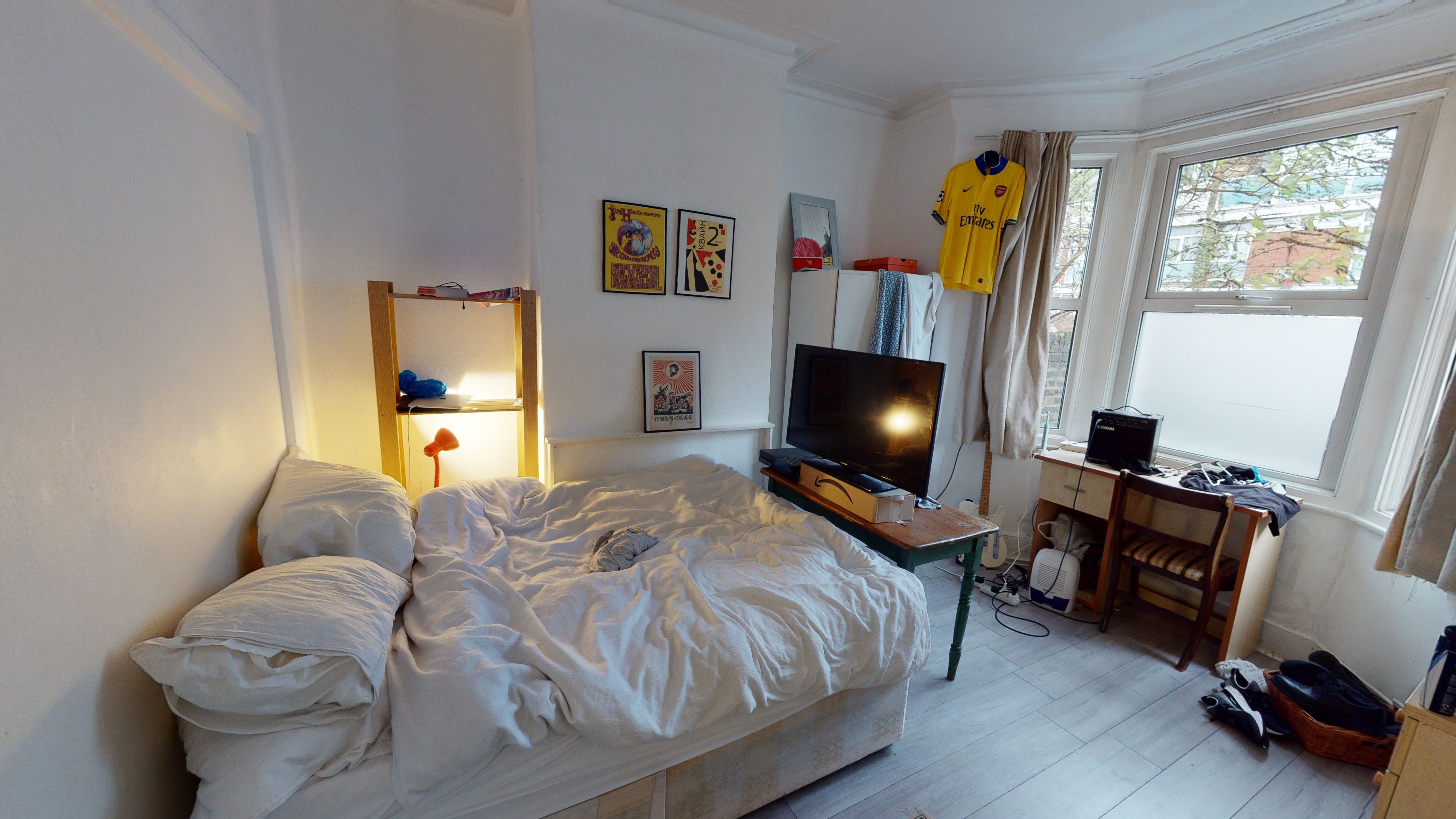 Flat Commercial Way in Greater London