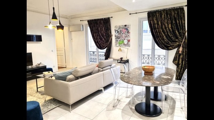 Appartement Rue du Boccador à Paris
