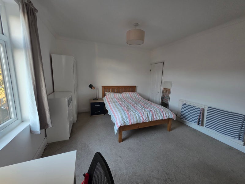 Room Bingham Road in Sheffield