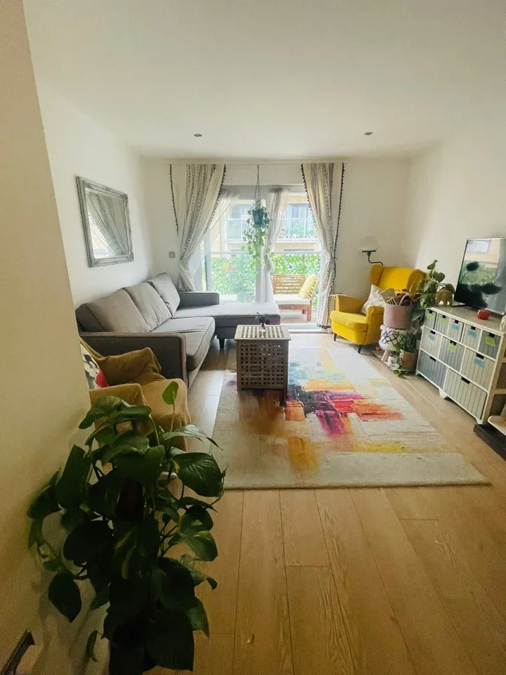 Flat Wideford Drive in Greater London