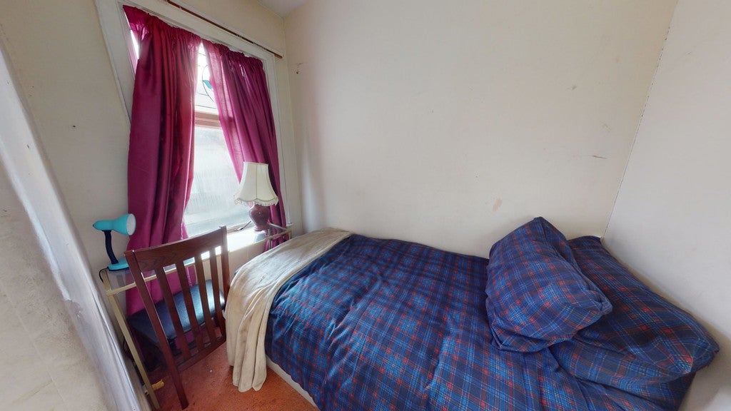 Flat Strathyre Avenue in Greater London