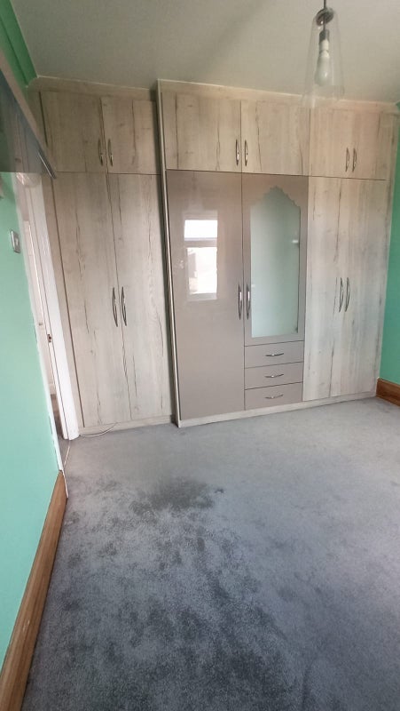 Room Thorngrove Road in Greater London