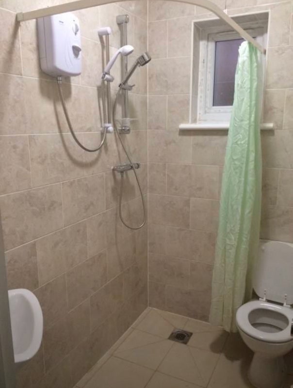 Room High Road Leyton in Greater London