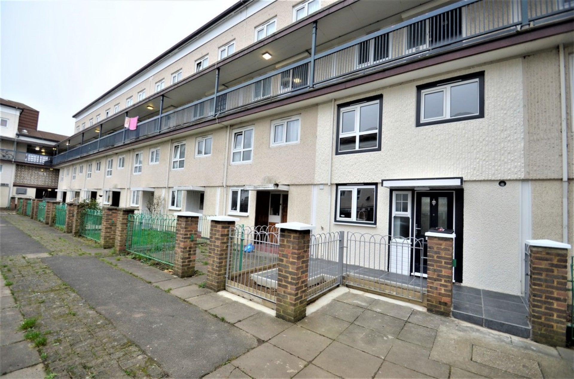Flat Plane Tree Crescent in Greater London