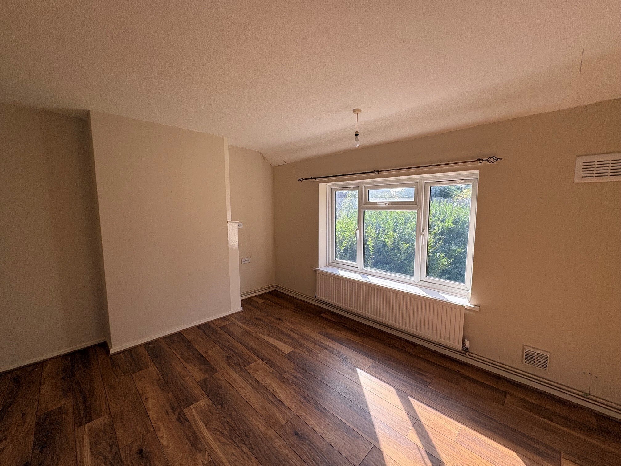 Flat Pennine Close in Ashfield