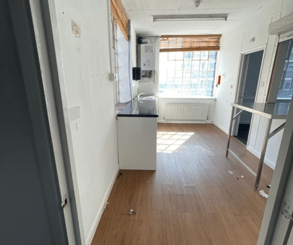 Room Leighton Place in Greater London