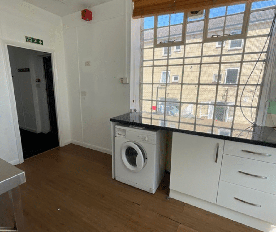Room Leighton Place in Greater London