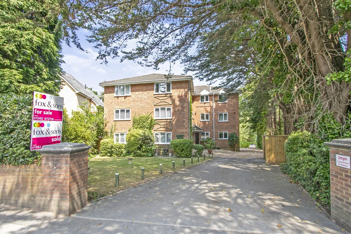 Flat Surrey Road in Poole