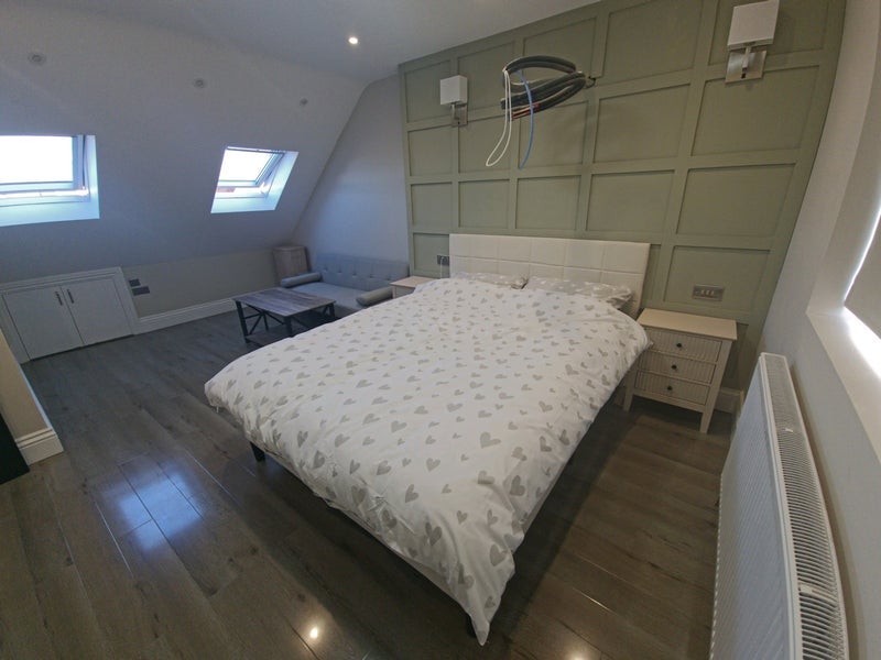 Room Selworthy Road in Greater London