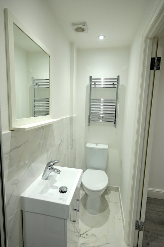 Room Biggerstaff Road in Greater London