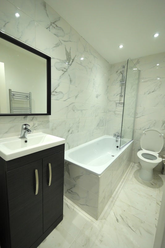 House Biggerstaff Road in Greater London