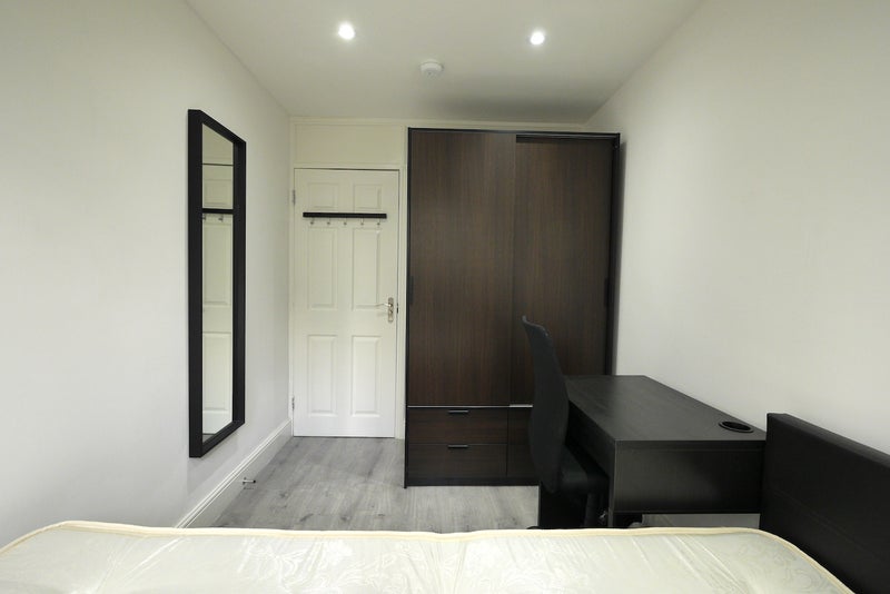 House Biggerstaff Road in Greater London