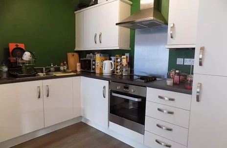 Flat Moulsford Mews in Reading