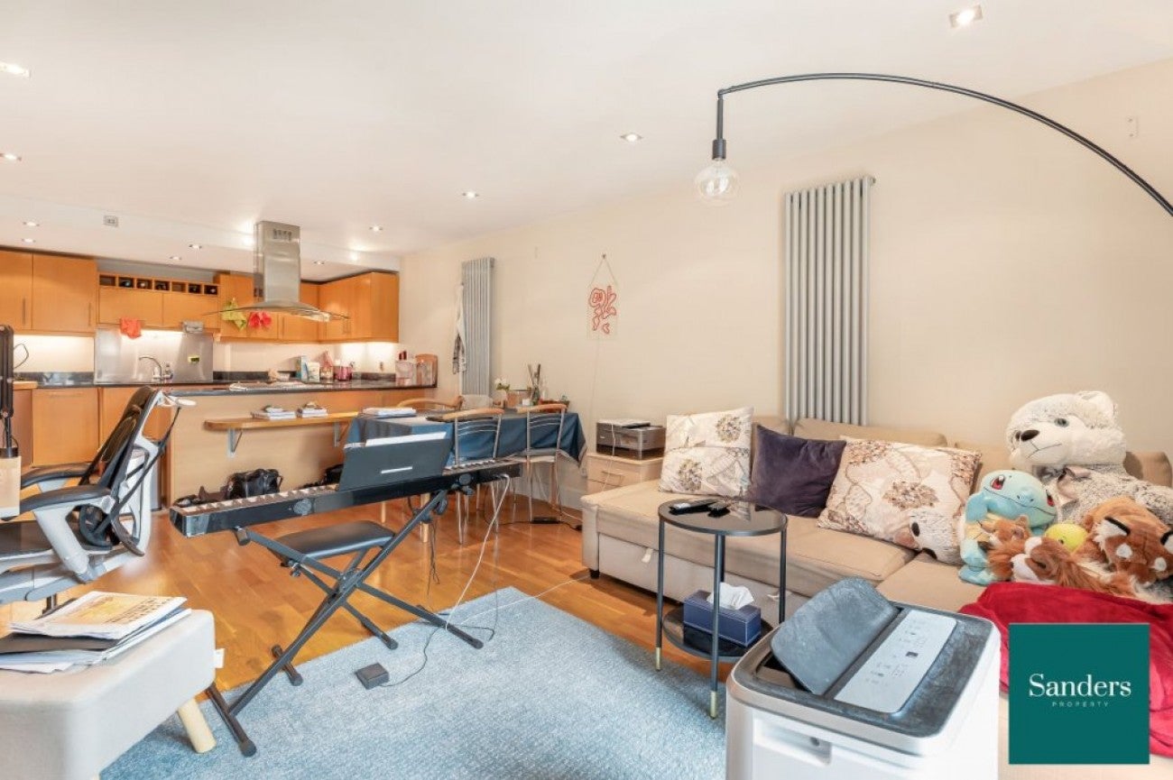Flat Millharbour in Greater London