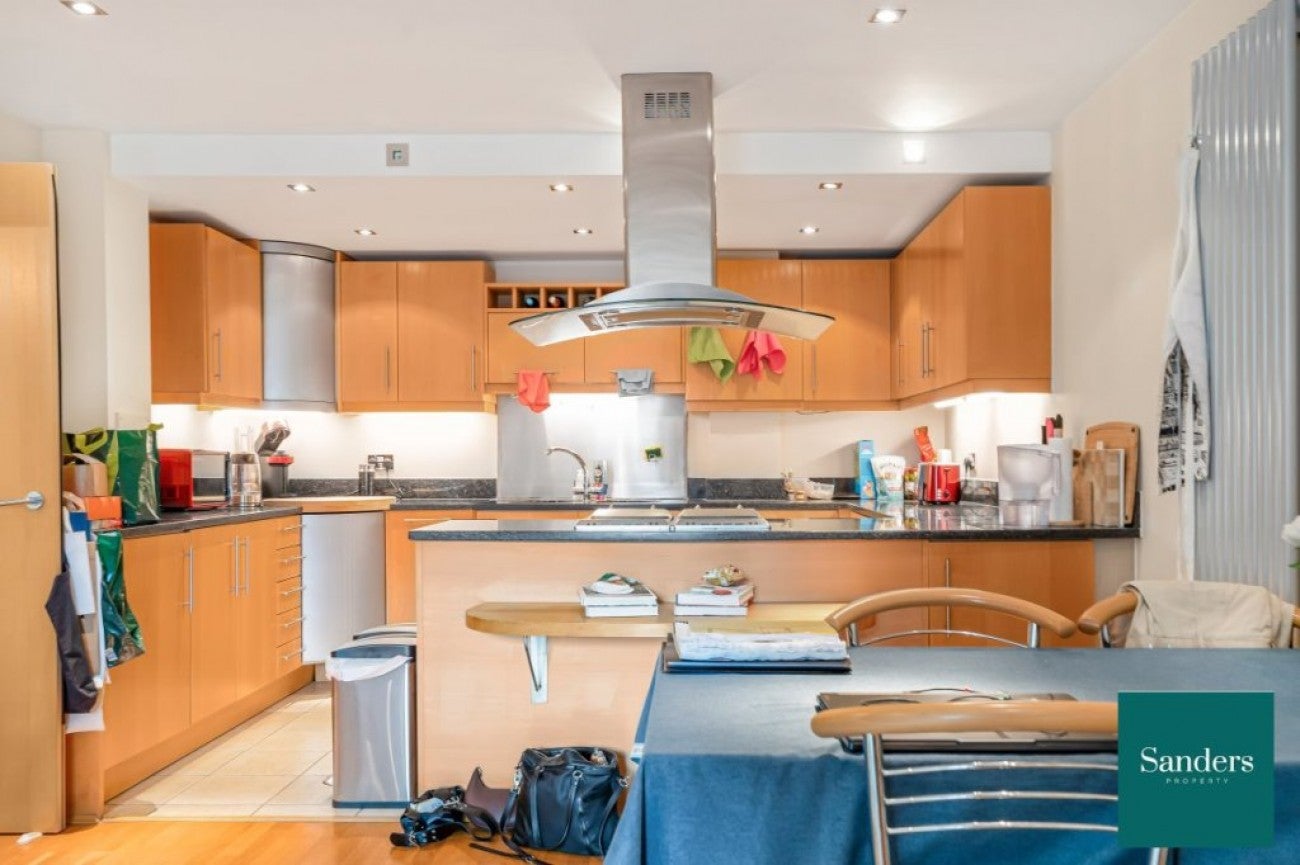 Flat Millharbour in Greater London