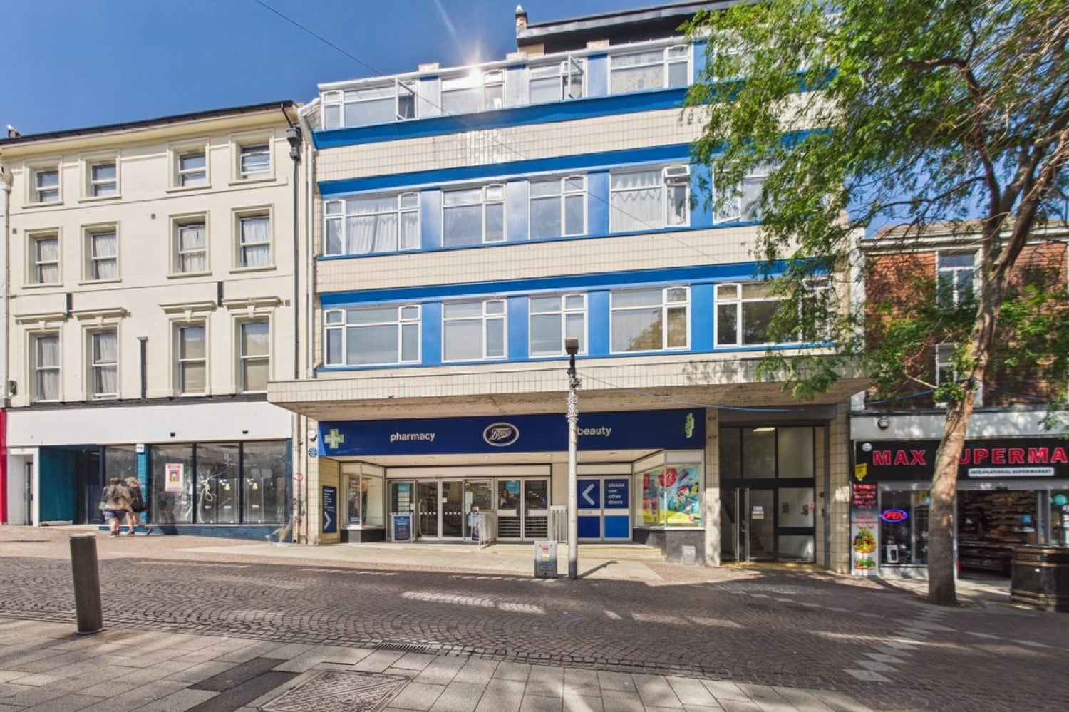 Flat Sandgate Road in Folkestone and Hythe District