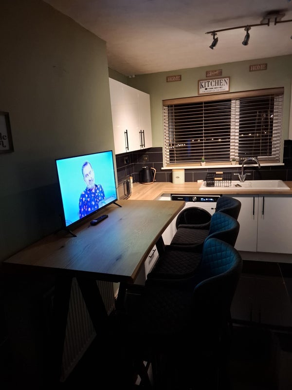 Room Denhale Avenue in Wakefield
