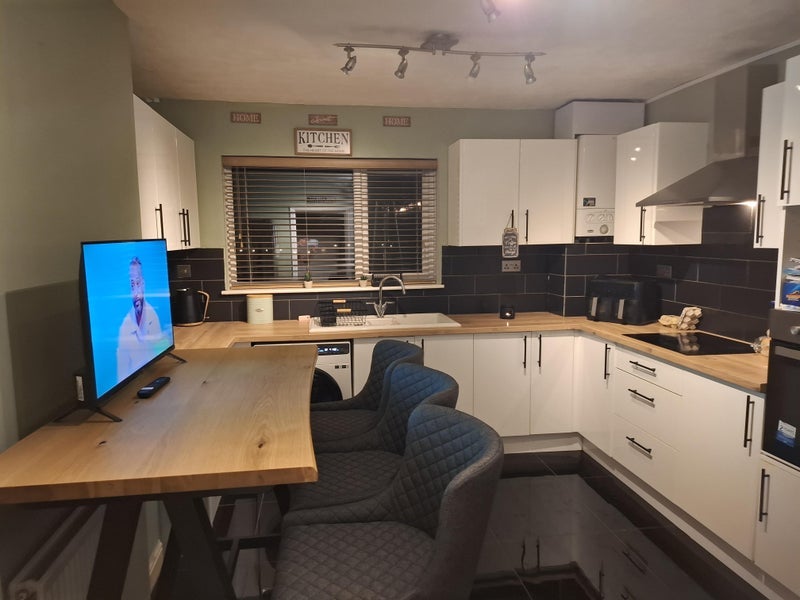 Room Denhale Avenue in Wakefield