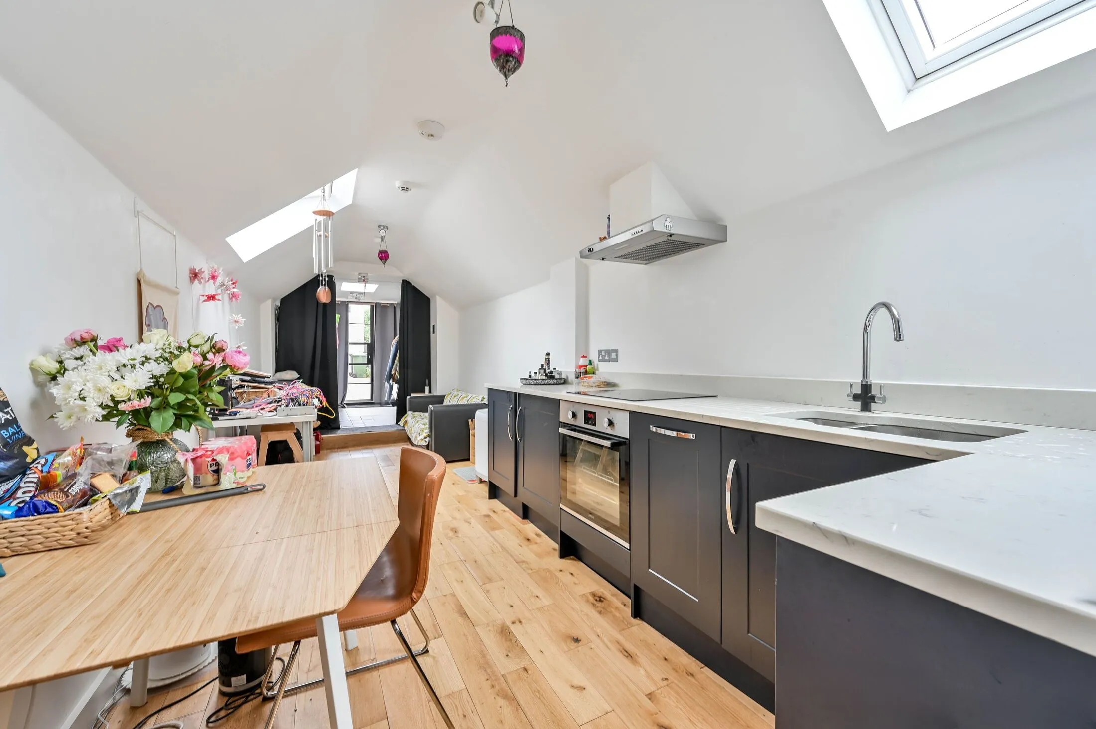 Flat Denzil Road in Guildford