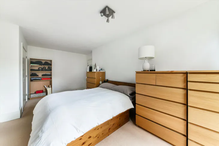 Flat Conewood Street in Greater London