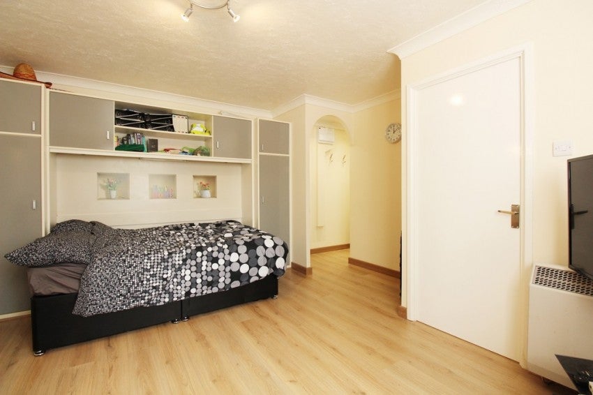 Flat Somerset Road in Southampton