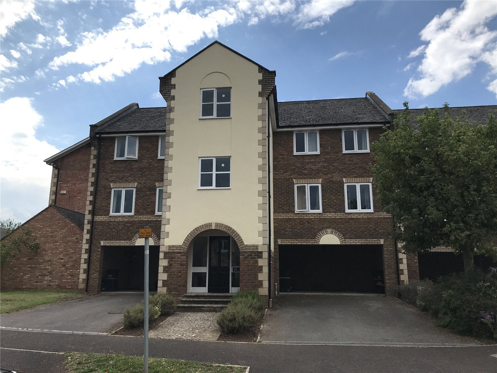 Flat Bicknell Gardens in Yeovil