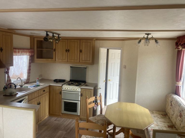 Flat Plurenden Road in Ashford