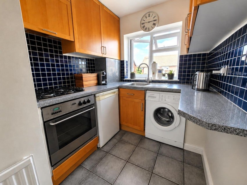 Flat Mayplace Road East in Greater London