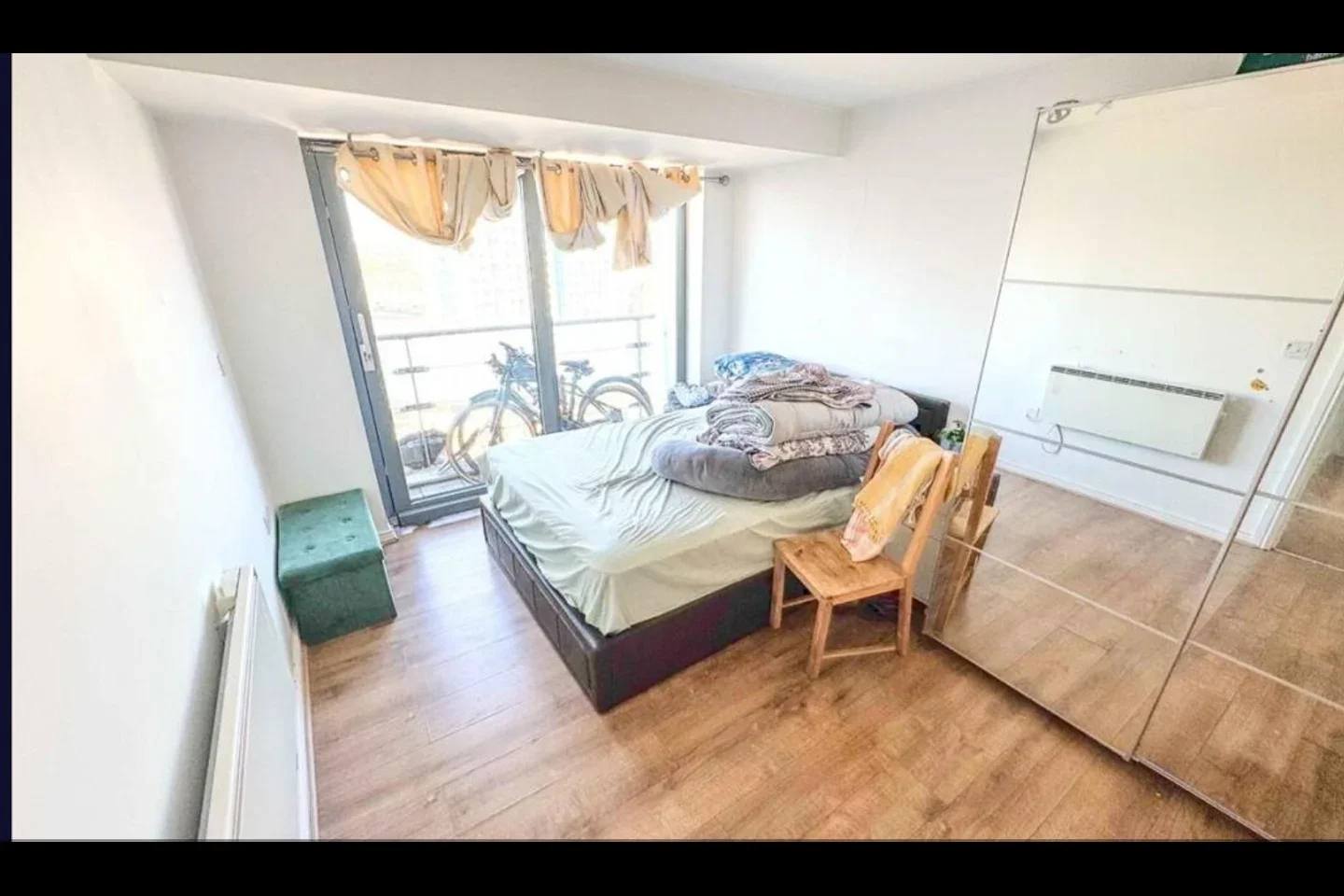 Flat Tilley Road in Greater London