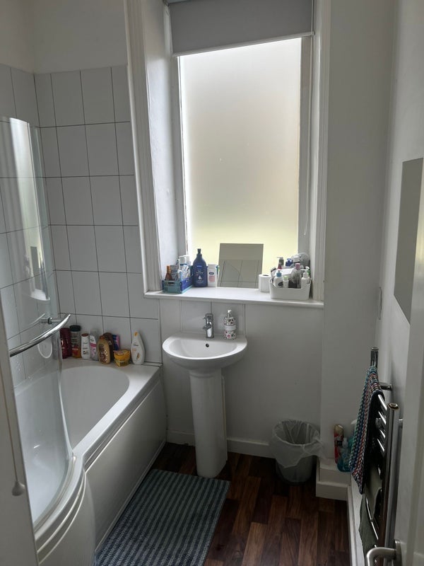 Room Clarkehouse Road in Sheffield