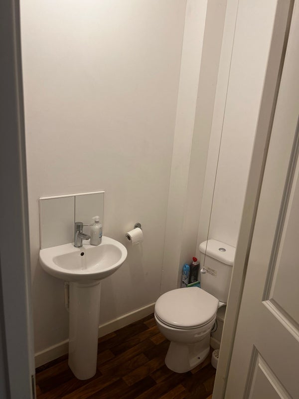 Room Clarkehouse Road in Sheffield