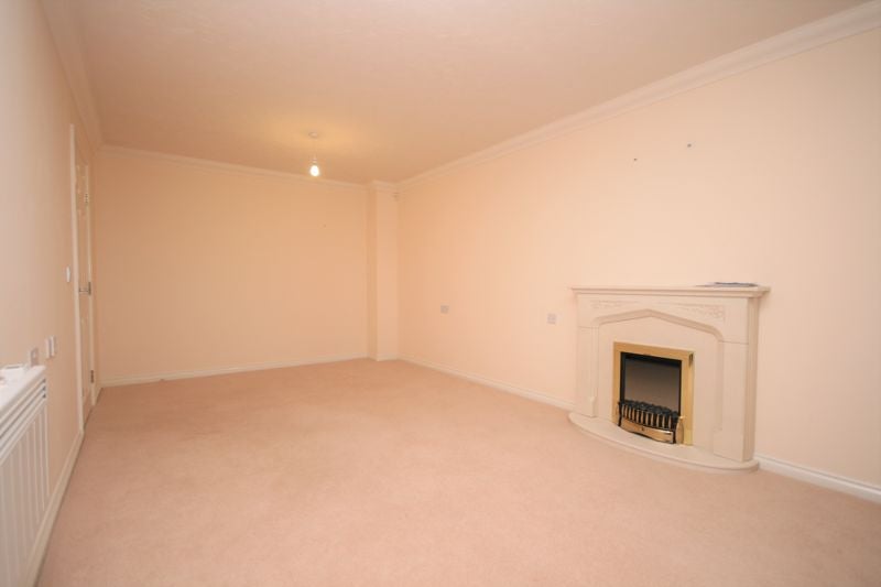 Flat Wellington Avenue in Princes Risborough