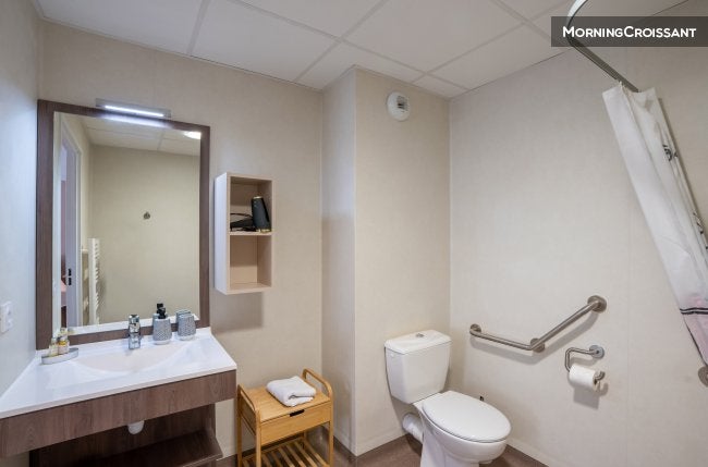 Chambre Allée Docteur Pierre Berthier à Bourgoin-Jallieu