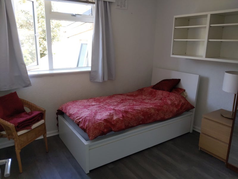 Room King George V Drive West in Cardiff