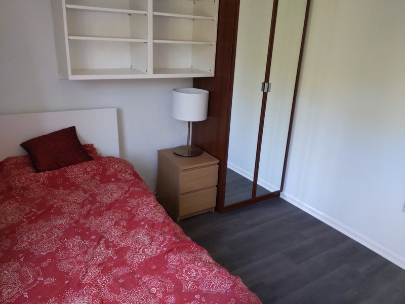 Room King George V Drive West in Cardiff