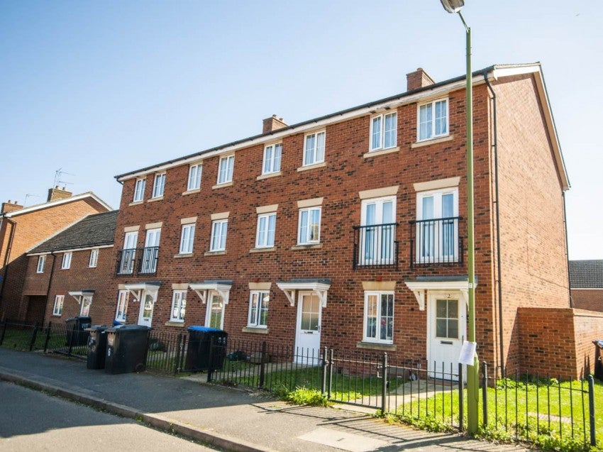 Flat Dragon Road in Welwyn Hatfield