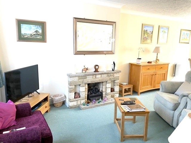 House Dorchester Close in Basingstoke and Deane