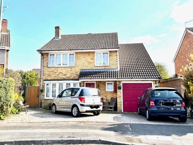 House Dorchester Close in Basingstoke and Deane