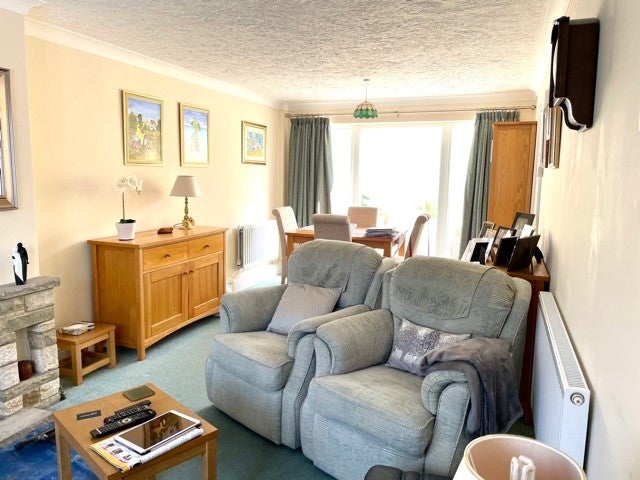 House Dorchester Close in Basingstoke and Deane