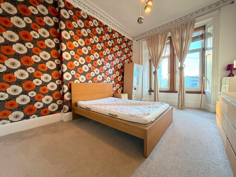 Flat Whitefield Road in Glasgow