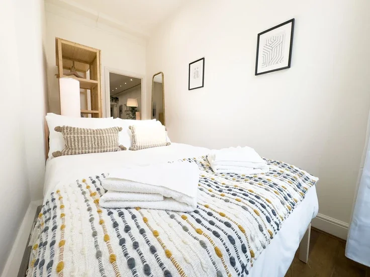 Flat Whitehall in City of Westminster