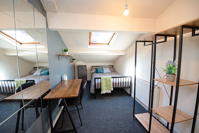 Room Mansfield Road in Nottingham