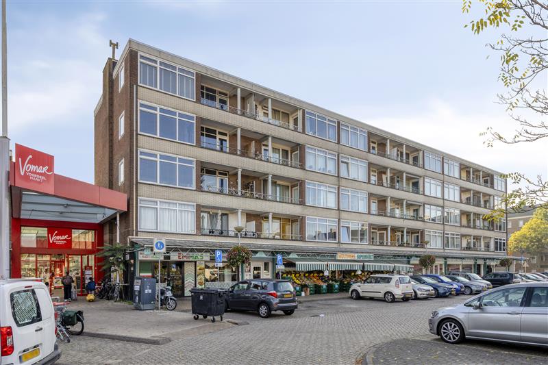 Appartement te koop: Wormerplein 28, Purmerend